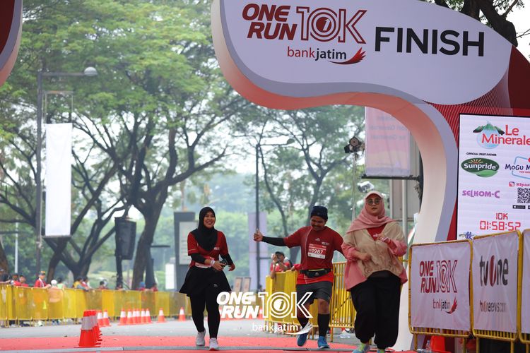 Race photo from ONE RUN 10 K