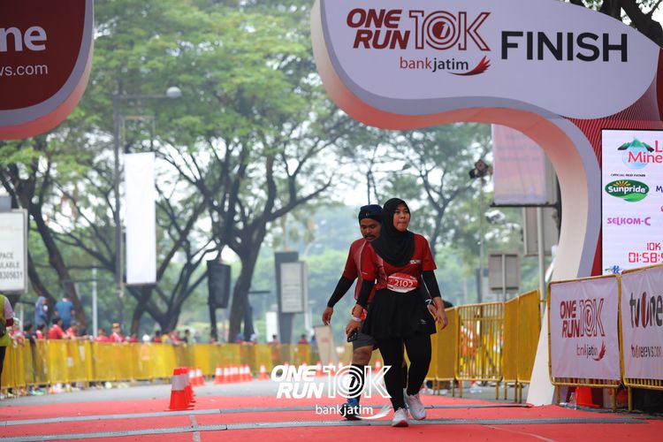 Race photo from ONE RUN 10 K