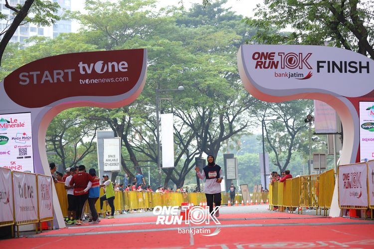 Race photo from ONE RUN 10 K