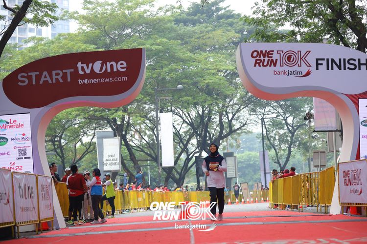 Race photo from ONE RUN 10 K