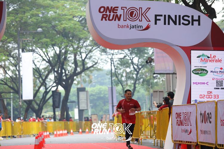 Race photo from ONE RUN 10 K