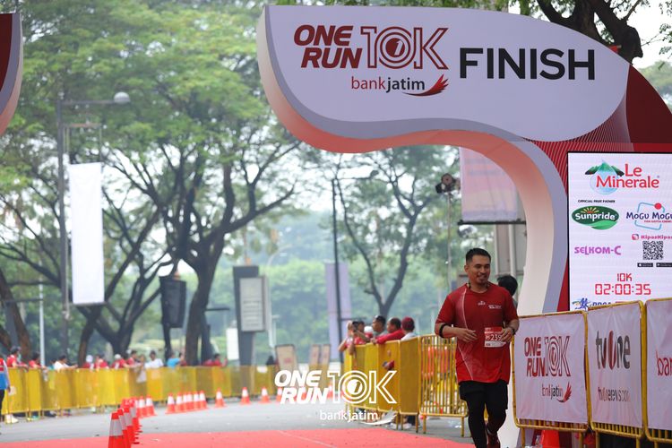 Race photo from ONE RUN 10 K