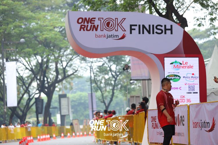Race photo from ONE RUN 10 K