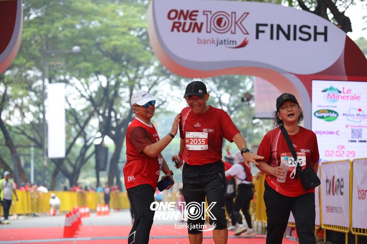 Race photo from ONE RUN 10 K