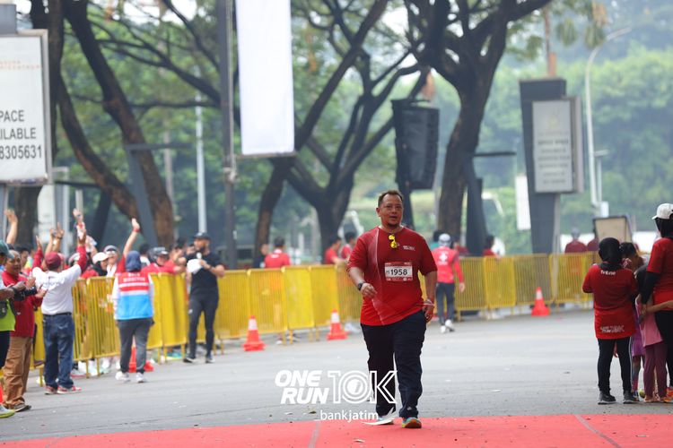 Race photo from ONE RUN 10 K