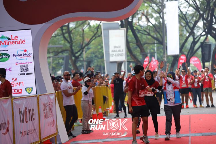 Race photo from ONE RUN 10 K