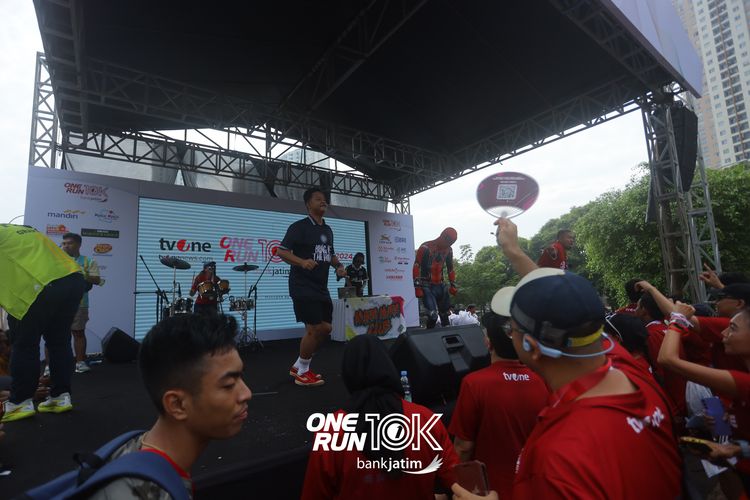 Race photo from ONE RUN 10 K