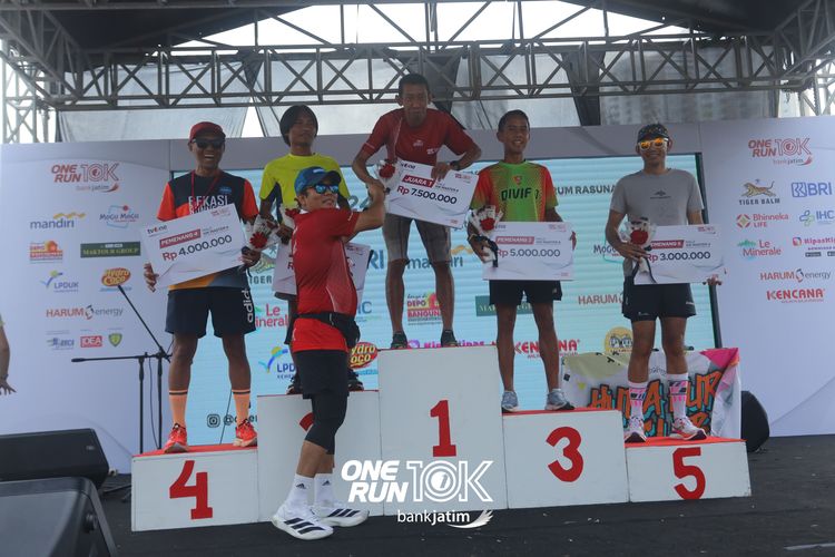 Race photo from ONE RUN 10 K