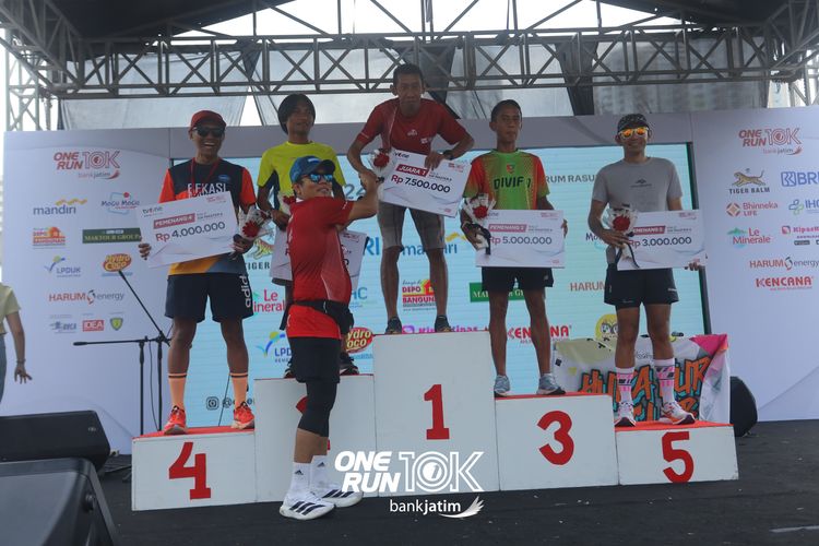Race photo from ONE RUN 10 K