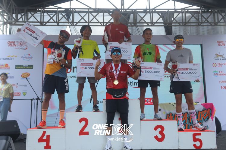 Race photo from ONE RUN 10 K