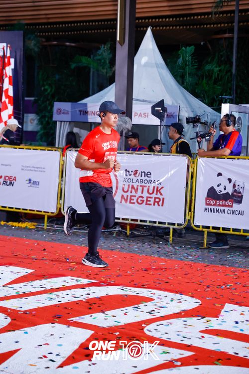 Race photo from ONE RUN 10K 2025