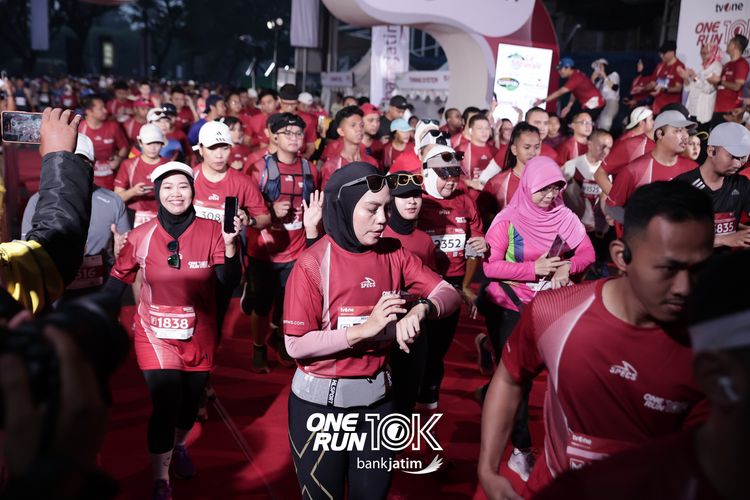 Race photo from ONE RUN 10 K