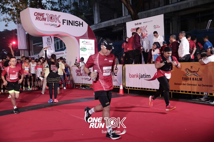 Race photo from ONE RUN 10 K