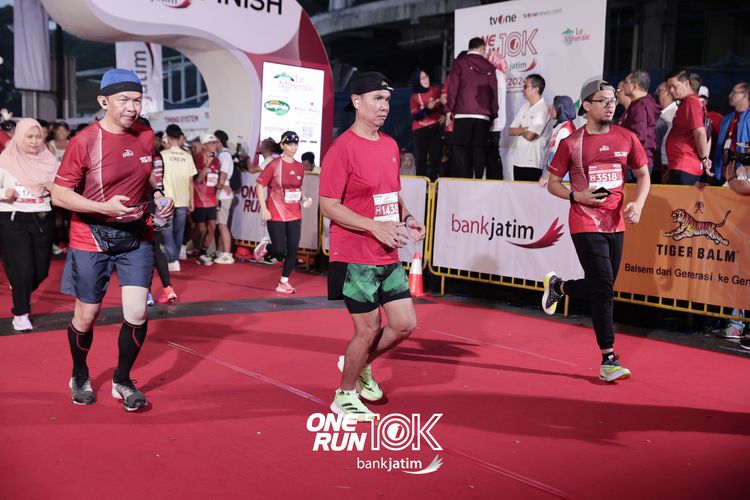 Race photo from ONE RUN 10 K