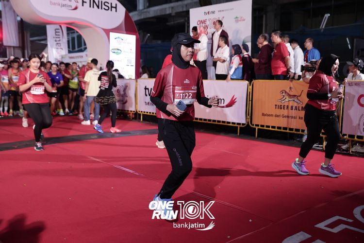Race photo from ONE RUN 10 K
