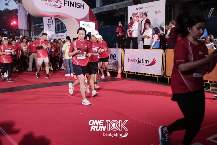 Race photo from ONE RUN 10 K