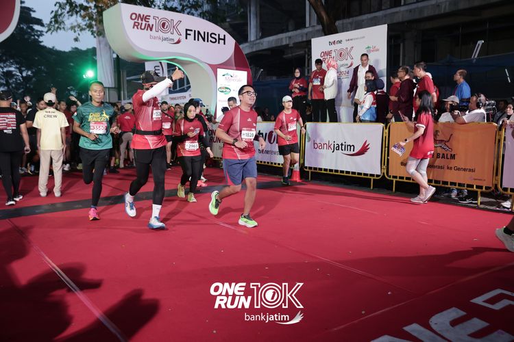 Race photo from ONE RUN 10 K