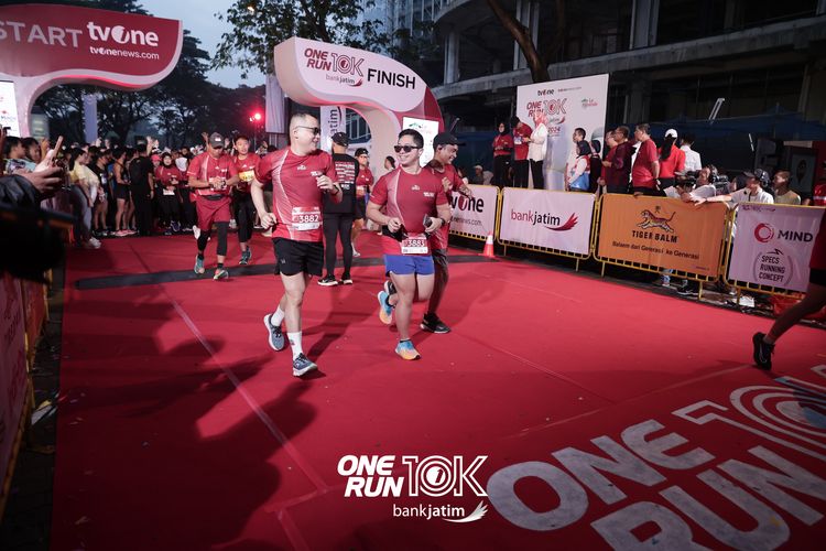 Race photo from ONE RUN 10 K