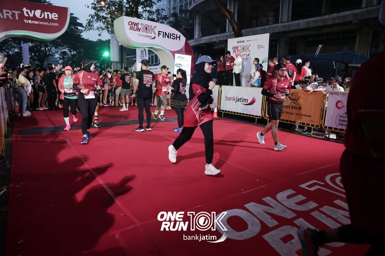 Race photo from ONE RUN 10 K