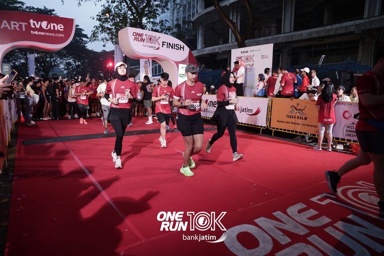 Race photo from ONE RUN 10 K