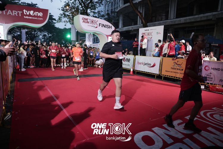 Race photo from ONE RUN 10 K