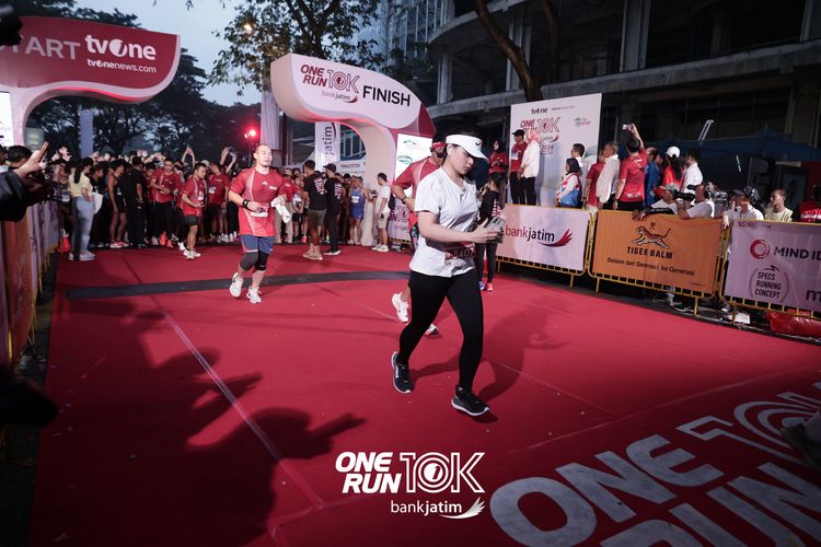 Race photo from ONE RUN 10 K