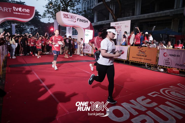 Race photo from ONE RUN 10 K