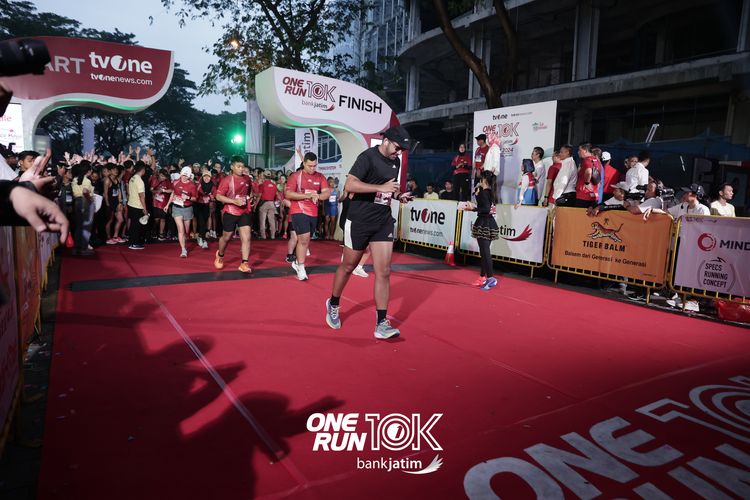Race photo from ONE RUN 10 K