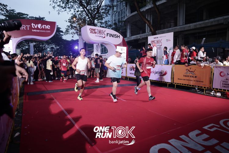 Race photo from ONE RUN 10 K