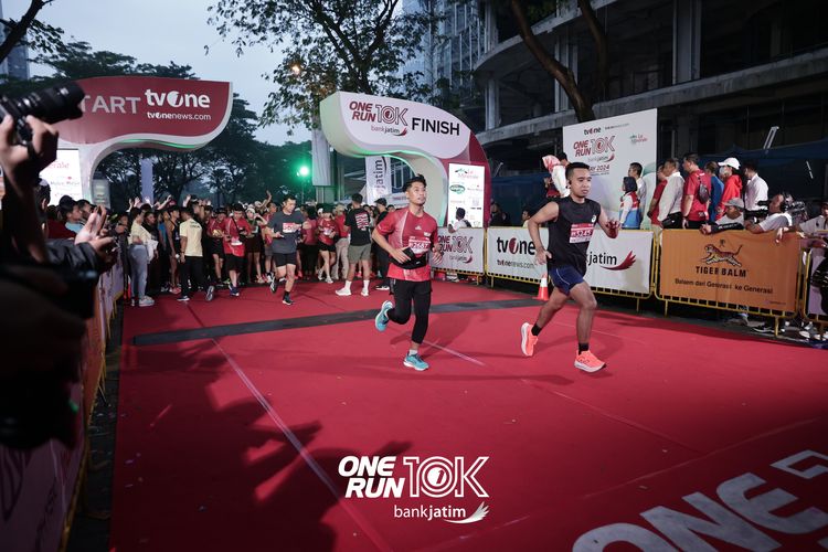 Race photo from ONE RUN 10 K
