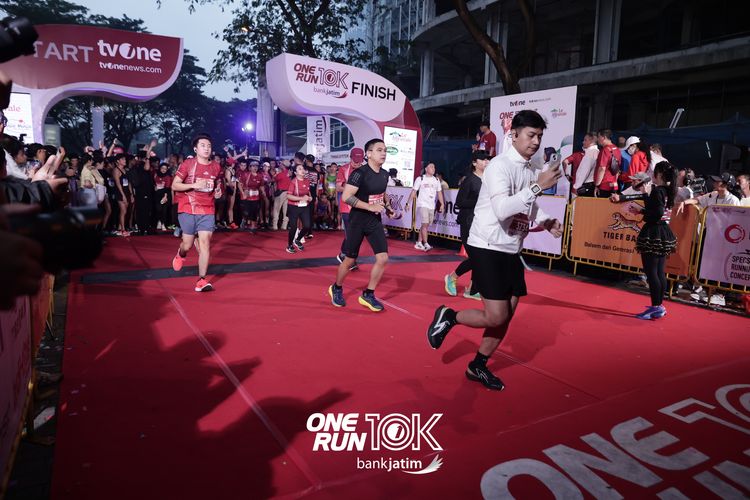 Race photo from ONE RUN 10 K