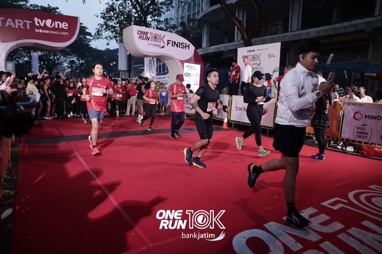 Race photo from ONE RUN 10 K