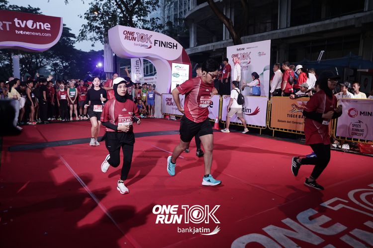 Race photo from ONE RUN 10 K
