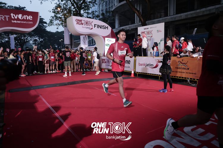 Race photo from ONE RUN 10 K