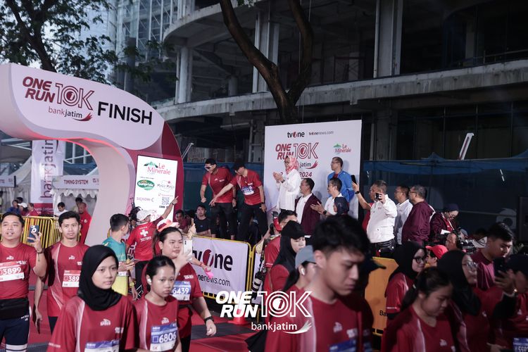 Race photo from ONE RUN 10 K