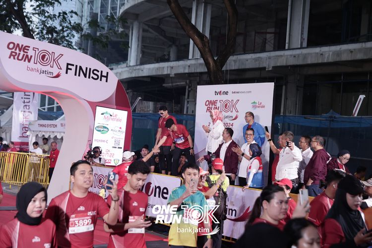 Race photo from ONE RUN 10 K