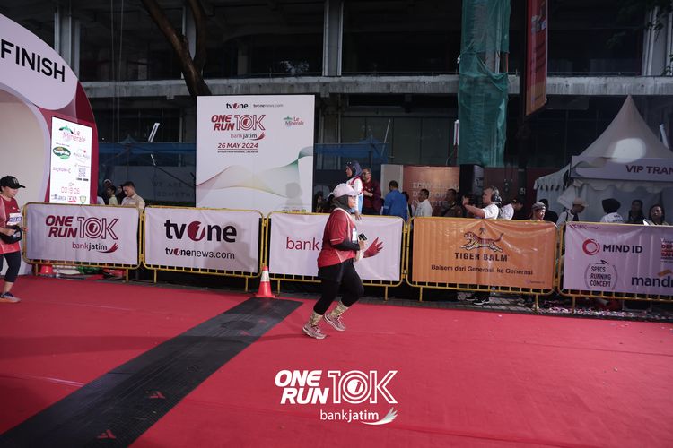 Race photo from ONE RUN 10 K