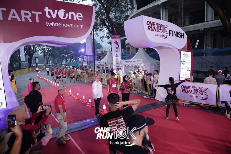 Race photo from ONE RUN 10 K