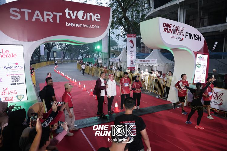 Race photo from ONE RUN 10 K