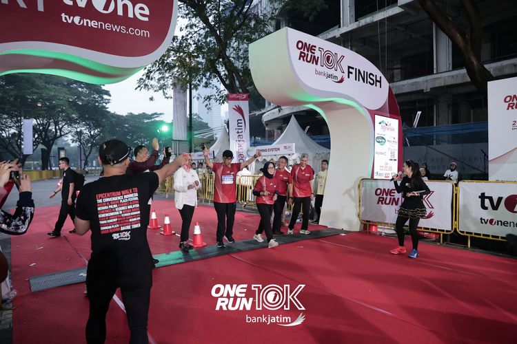 Race photo from ONE RUN 10 K