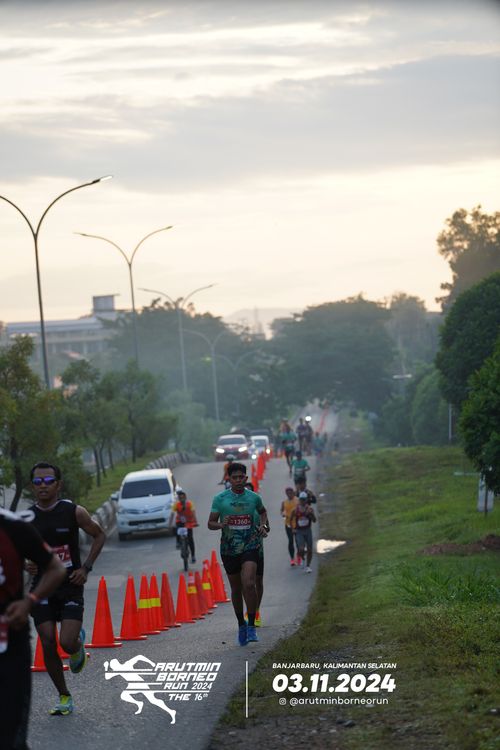Race photo from Arutmin Borneo Run 2024