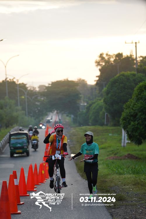 Race photo from Arutmin Borneo Run 2024