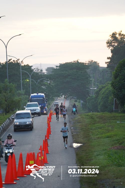 Race photo from Arutmin Borneo Run 2024