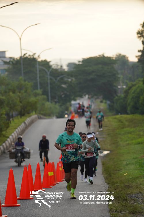 Race photo from Arutmin Borneo Run 2024