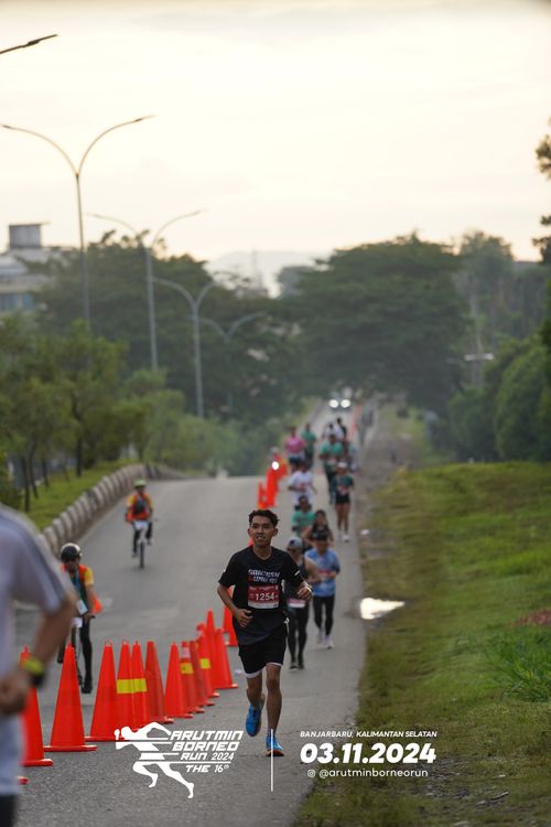 Race photo from Arutmin Borneo Run 2024