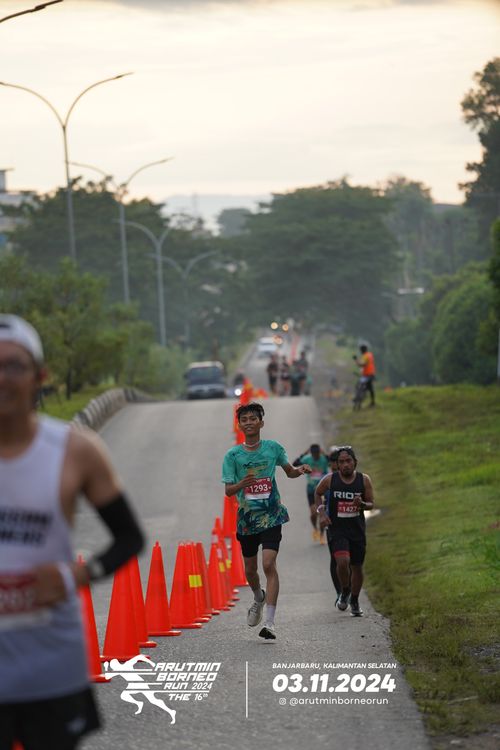 Race photo from Arutmin Borneo Run 2024