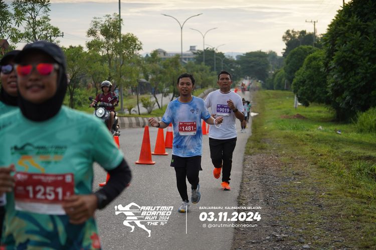Race photo from Arutmin Borneo Run 2024
