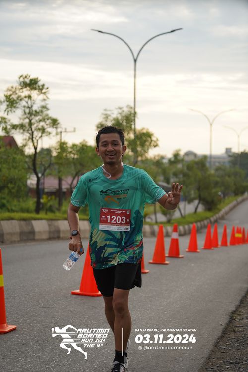 Race photo from Arutmin Borneo Run 2024
