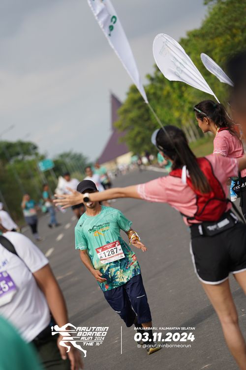 Race photo from Arutmin Borneo Run 2024