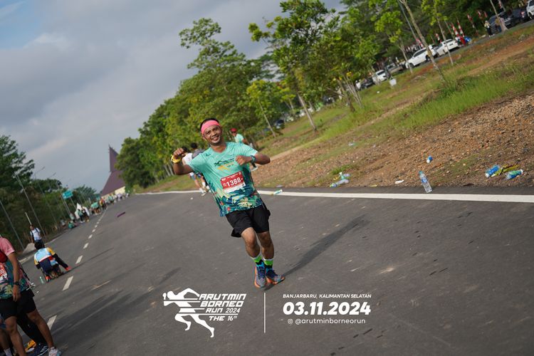 Race photo from Arutmin Borneo Run 2024